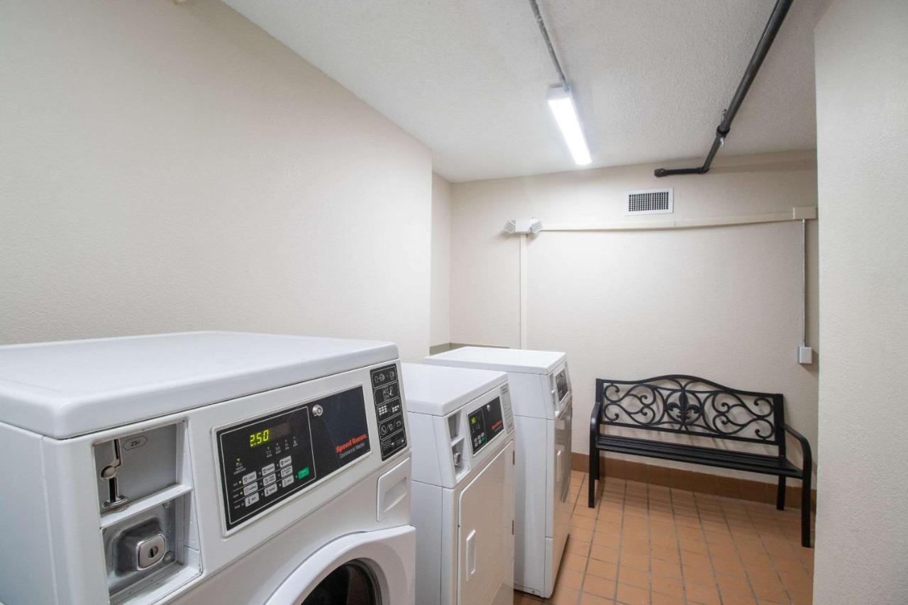 Econo Lodge Inn & Suites Foley-North Gulf Shores Экстерьер фото