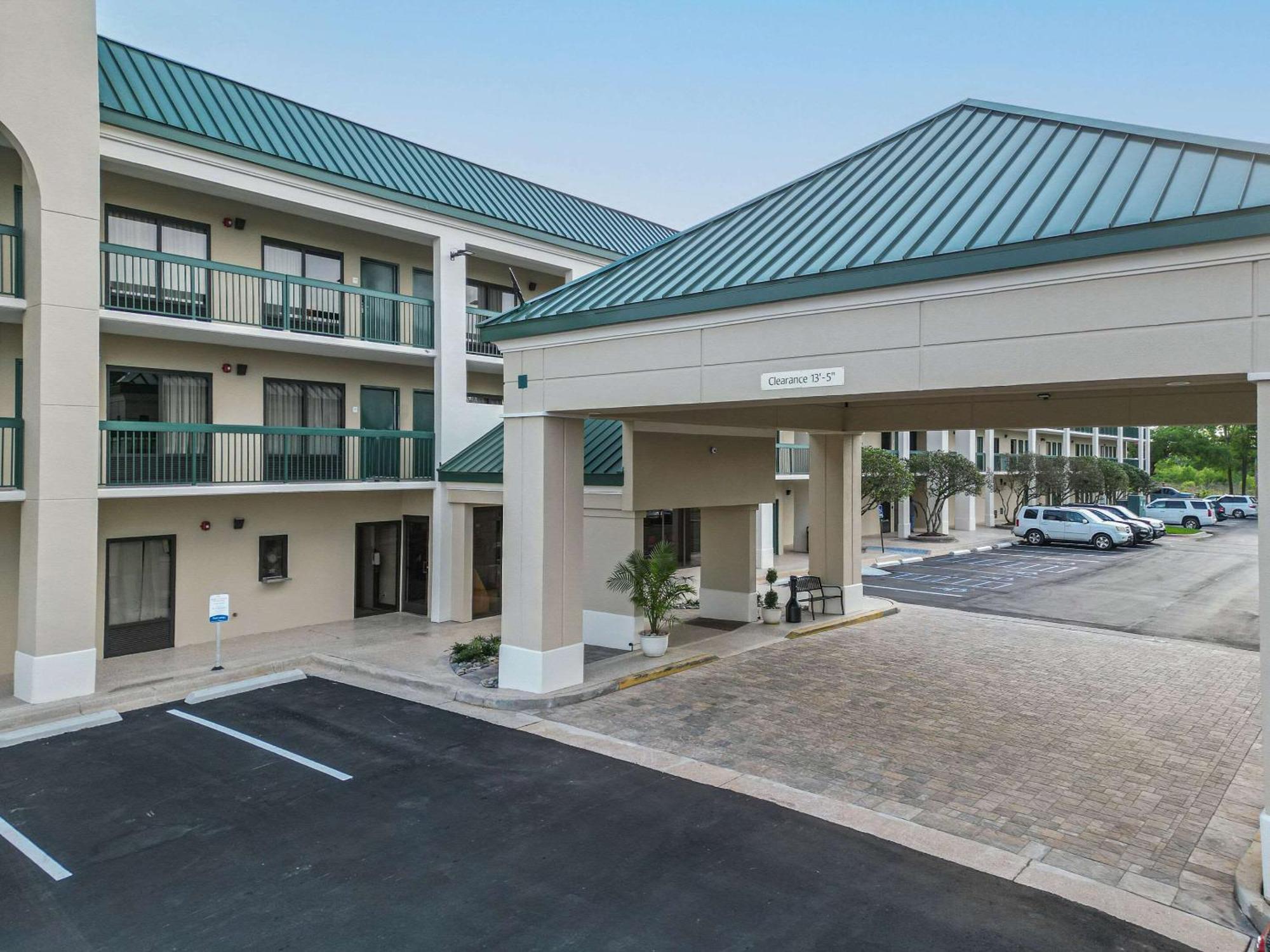Econo Lodge Inn & Suites Foley-North Gulf Shores Экстерьер фото