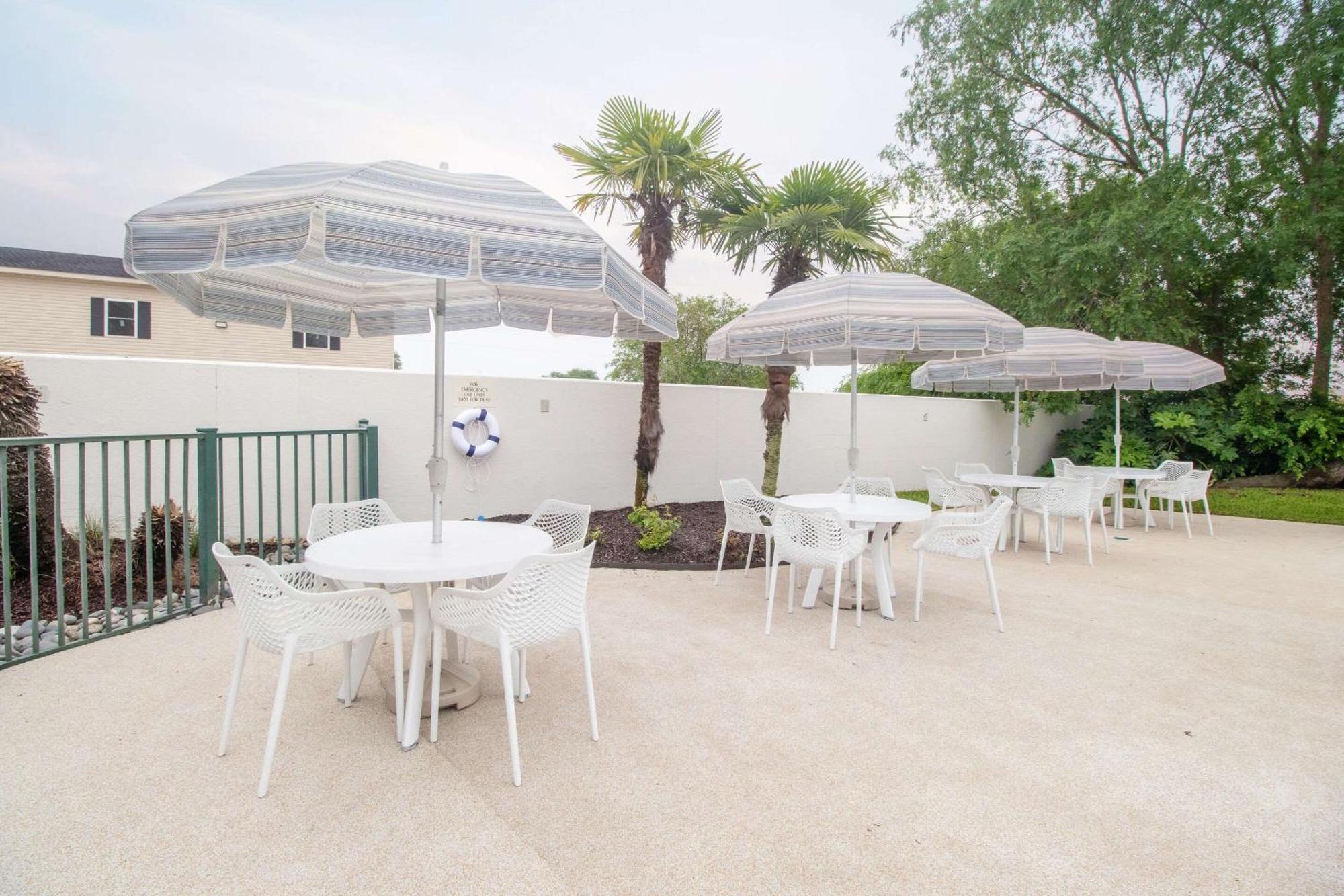 Econo Lodge Inn & Suites Foley-North Gulf Shores Экстерьер фото