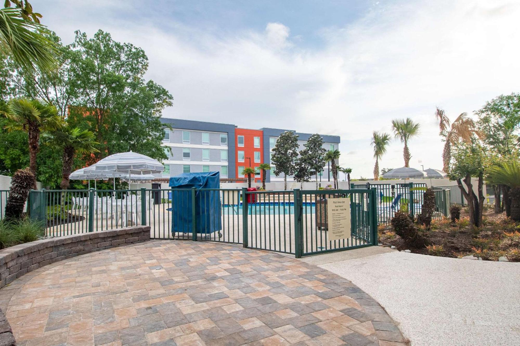 Econo Lodge Inn & Suites Foley-North Gulf Shores Экстерьер фото