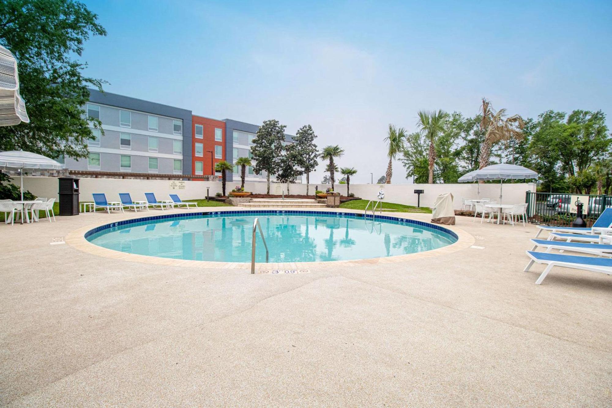 Econo Lodge Inn & Suites Foley-North Gulf Shores Экстерьер фото