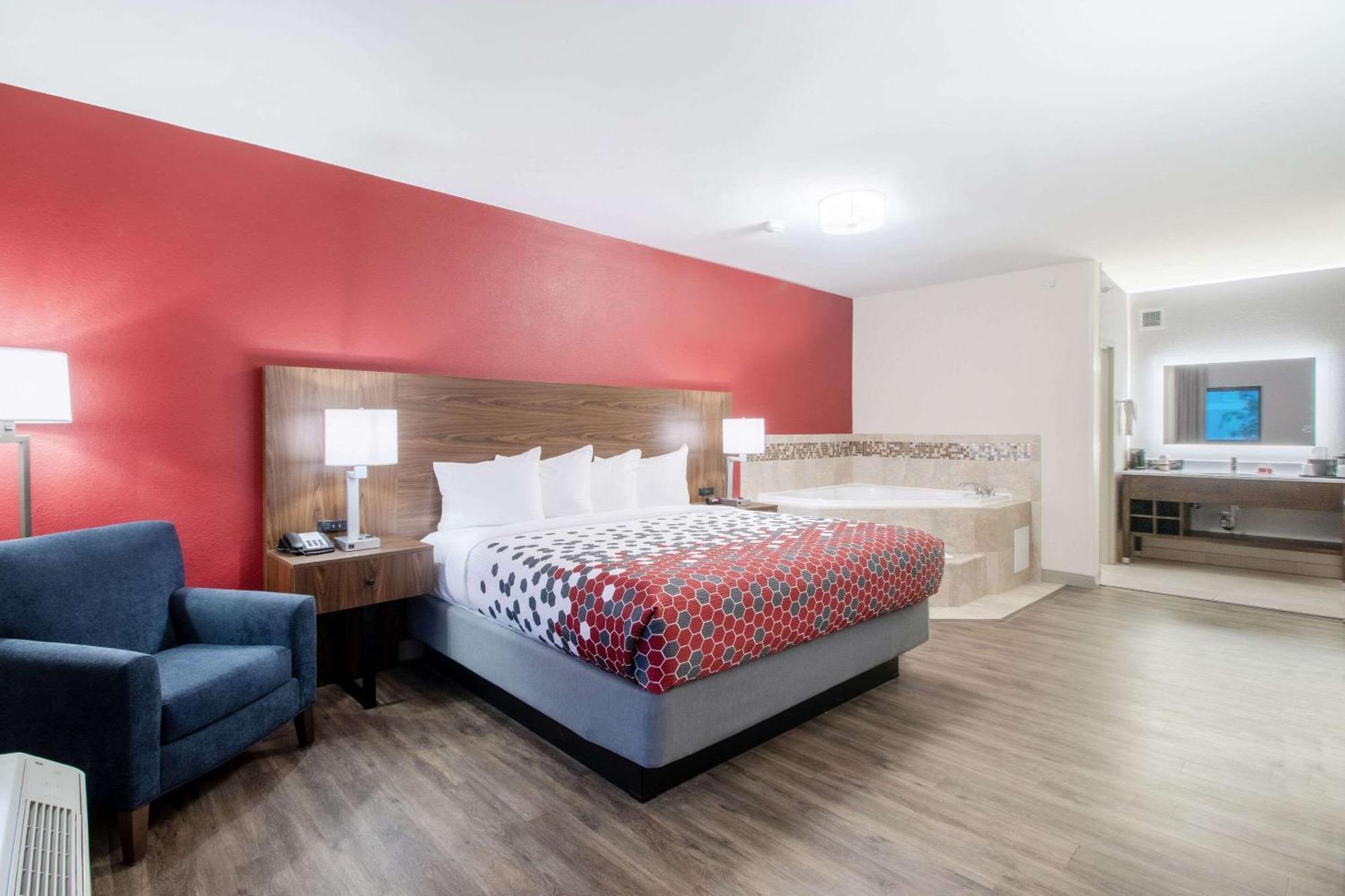 Econo Lodge Inn & Suites Foley-North Gulf Shores Экстерьер фото